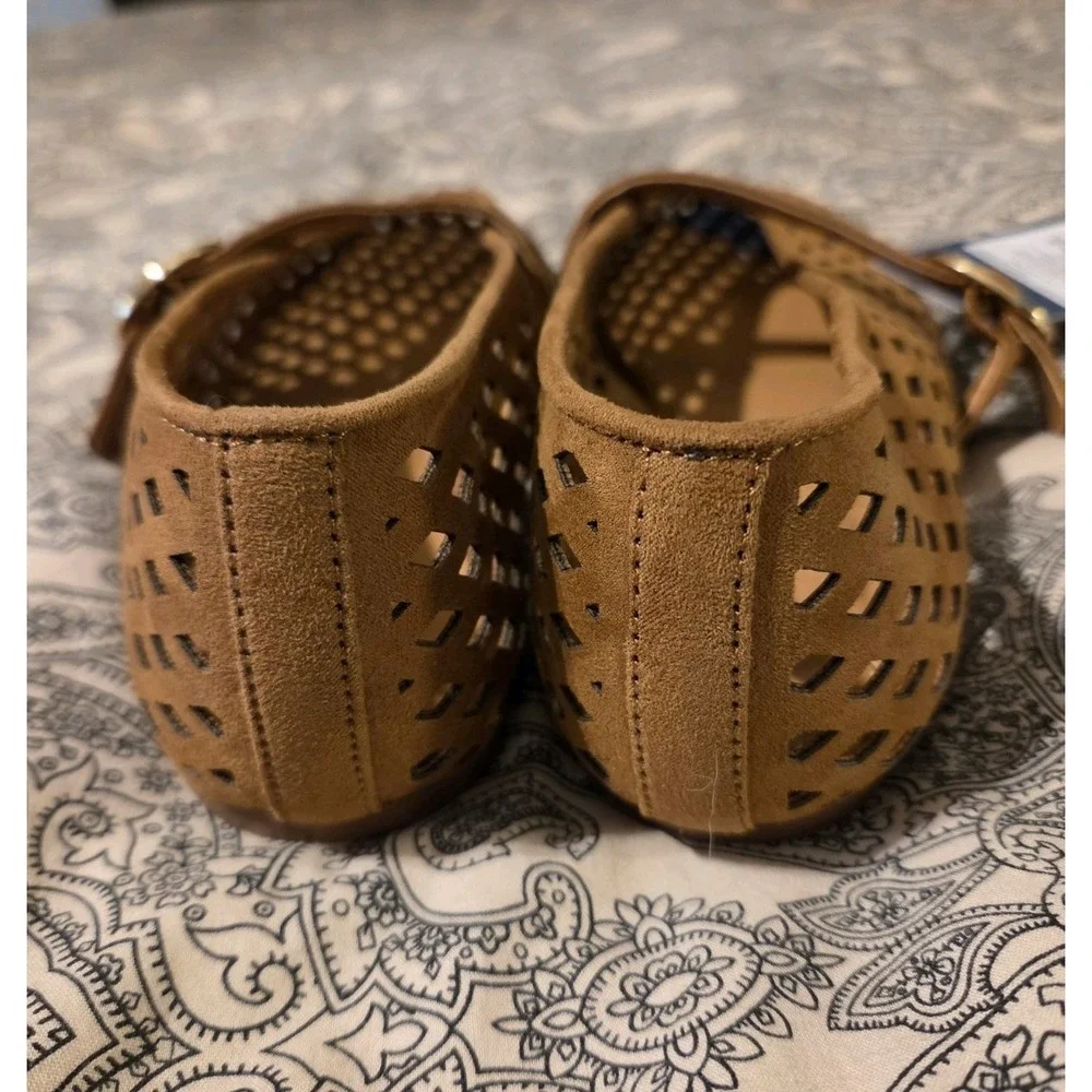 Universal Thread Brown Laser Cut Mary Jane Flats Faux Suede Buckle Shoes Sz 8.5 - Picture 5 of 8